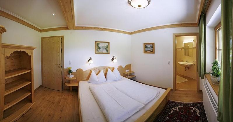 Appartementhaus Sonnenschein Mayrhofen Ruang foto